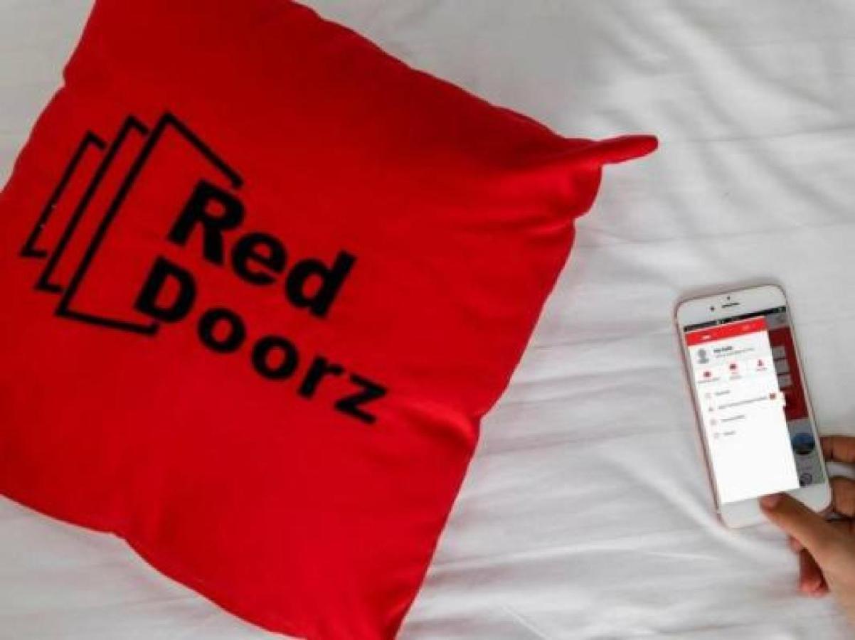 Reddoorz Plus Near Mall Slipi Jaya Jakarta Exterior photo